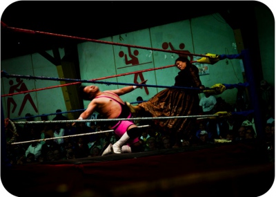 Photography - Female Wrestling in Bolivia / The Cholitas