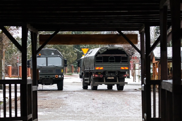   Zdjęcie (E.K.): Obecność wojsk w Białowieży, jednym z...