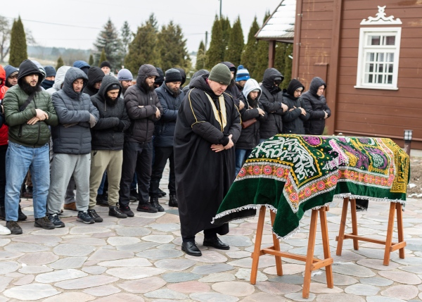   Foto (E.K.): Funeral de Sidding Musa Hamid Eisa de...