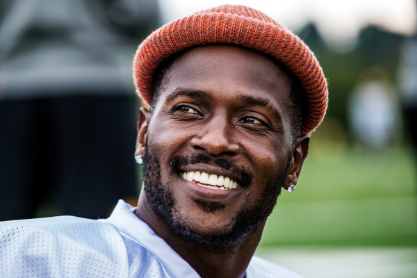 Tearsheets - Antonio Brown is an Instagram All-Pro. But is that the full picture?