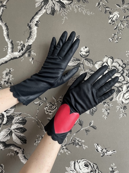STORE - Black Vintage Gloves With a Red Silkscreen Heart