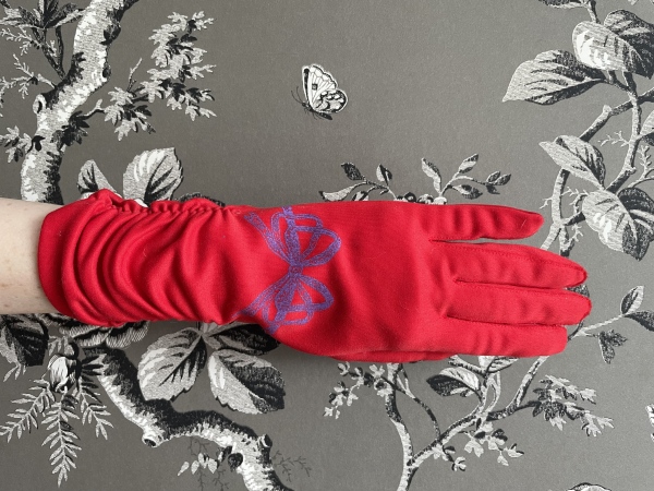 STORE - Fantastically Fun Bright Red Vintage Fabric Gloves Silkscreened With Purple Bows