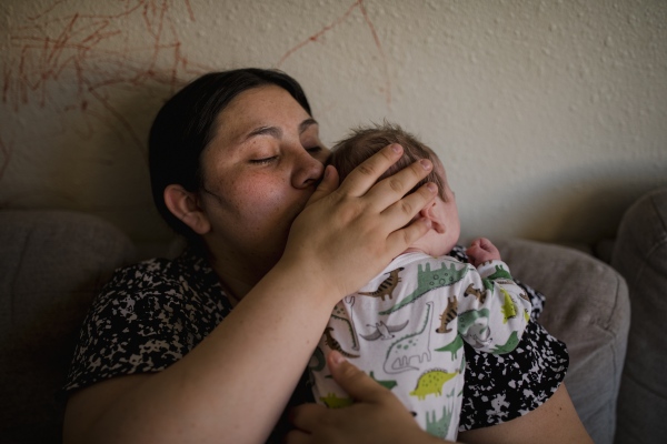   These Single Moms Are Forced to Choose: Reveal Their...