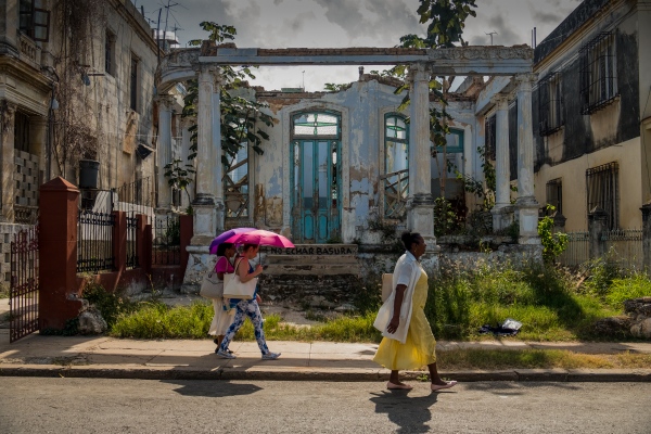 Tearsheets - El PaÃ­s - Havana's collapse 