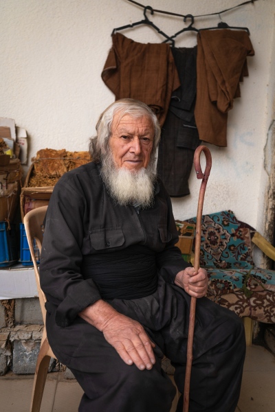 A religious man from Iraqi Kurdistan lives in Ranya....