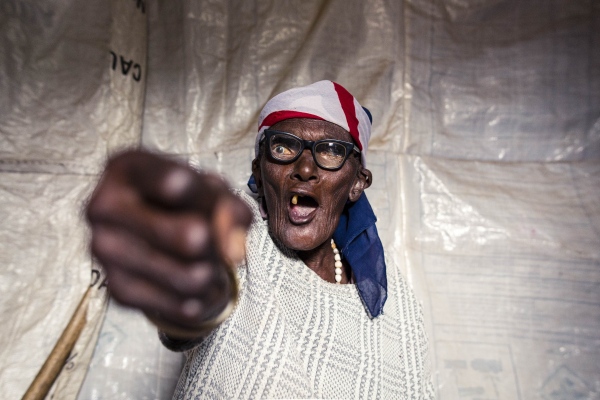 AMAZONS - SHOSHO JIKINGE - Grandmothers fight off rapists in Nairobi's slums